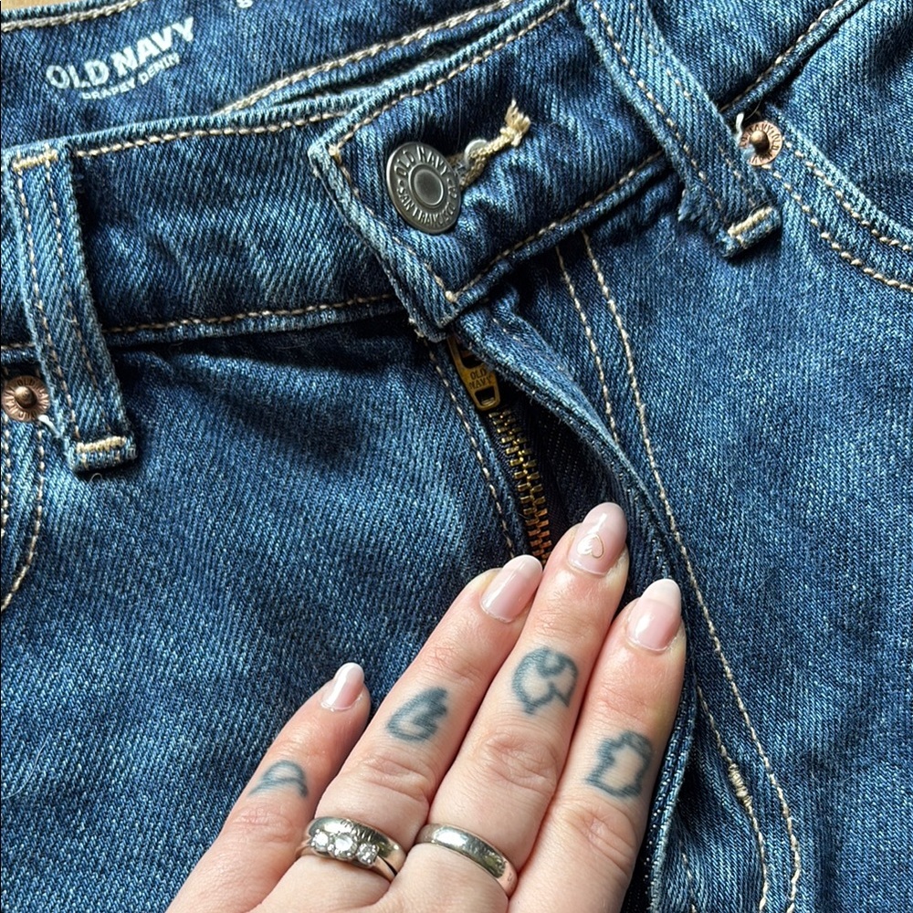 Old Navy Baggy Wide Leg Jeans - Picture 4 of 10